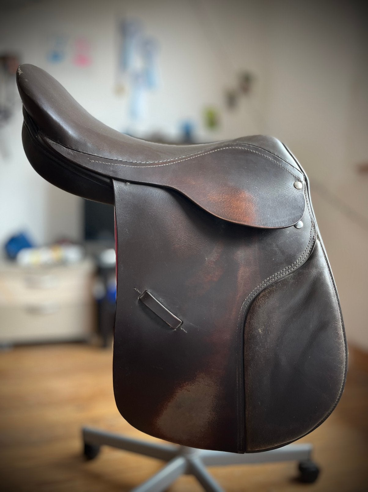 Selle polyvalente — brun foncé (arbre étroit), Enlèvement ou Envoi, Utilisé, Récréation