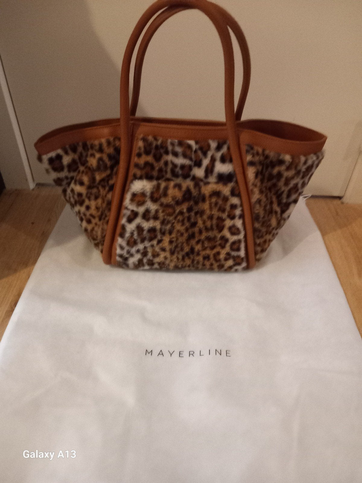 niewe hantas mayerline, Ophalen, Nieuw, Bruin