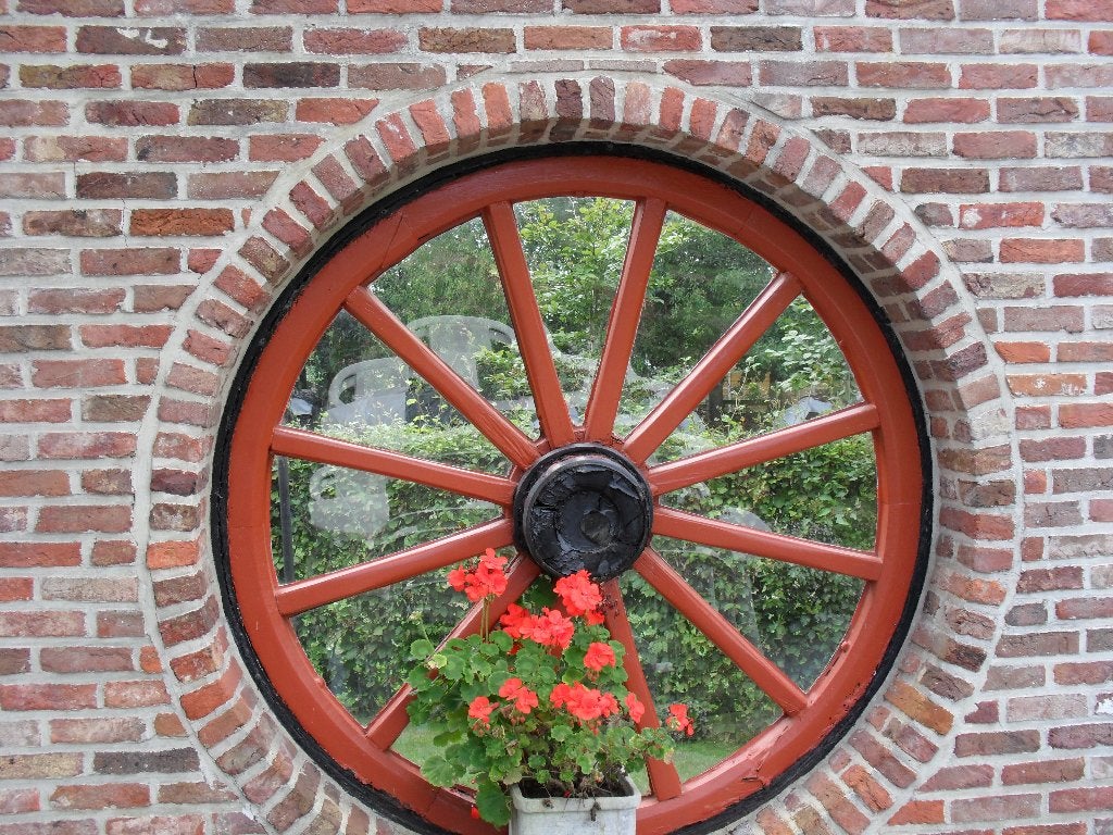 oud karrenwiel gezocht ! ongeveer 140 - 142 cm doormeter, Jardin & Terrasse, Enlèvement, Utilisé