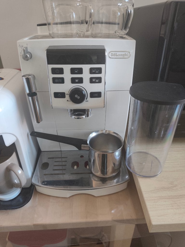 Delonghi beige koffiezetapparaat, Ophalen, Koffiemachine, Koffiebonen, Zo goed als nieuw
