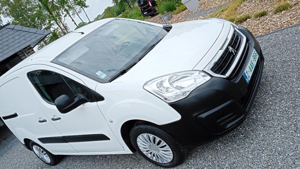 Peugeot partner 1.6 HDI ,2017,89000 km ,2 pers, Achat, Entreprise, Diesel, Airbags