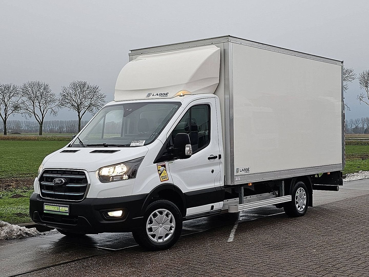 Ford E-TRANSIT Bakwagen Laadklep!, Autos, Camionnettes & Utilitaires, Achat, Entreprise, Automatique, Ford