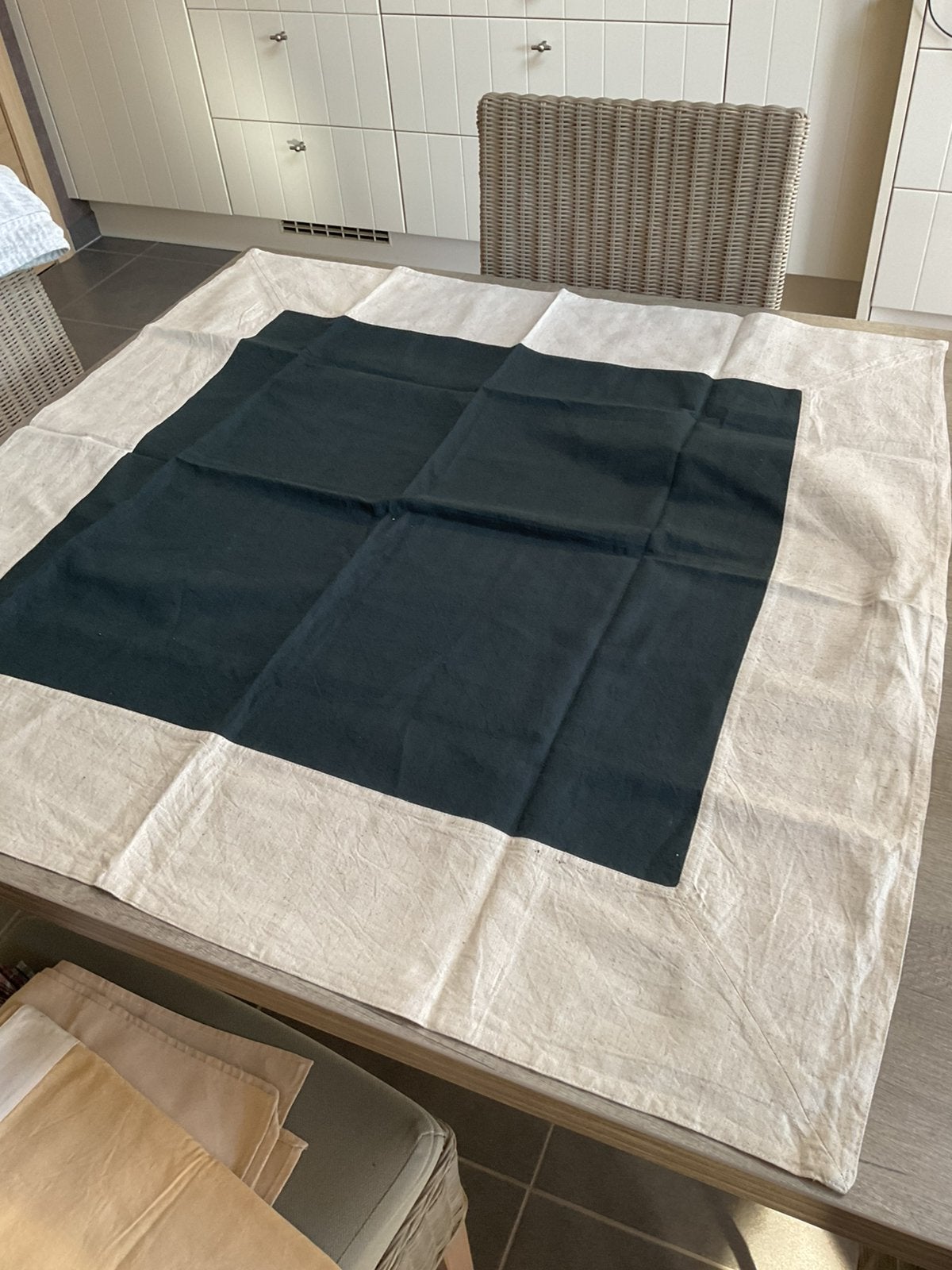 Blauw/beige tafelkleed 100x100, Ophalen of Verzenden, Gebruikt