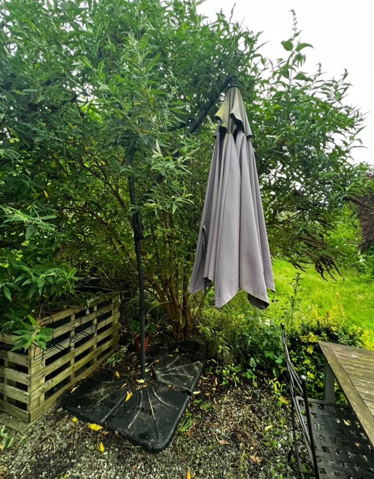 Parasol deporte + pied + poids, Jardin & Terrasse, Enlèvement, Comme neuf