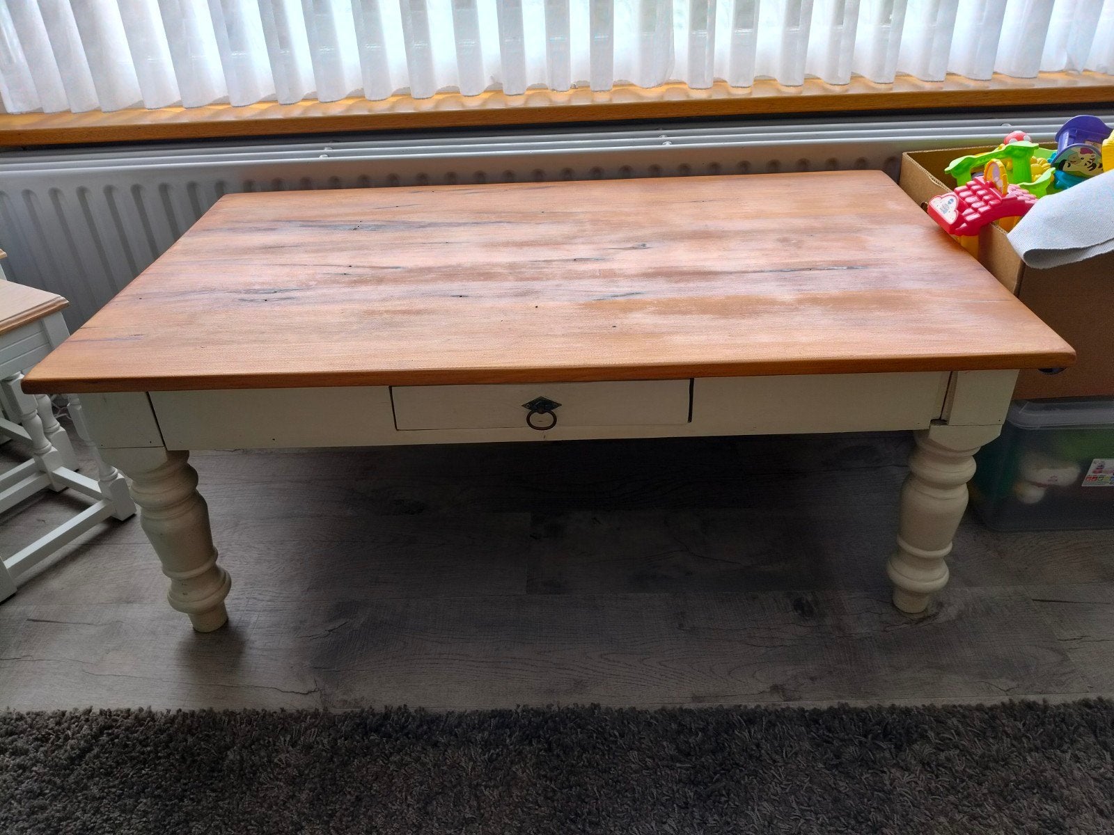 Landelijke salontafel, Ophalen