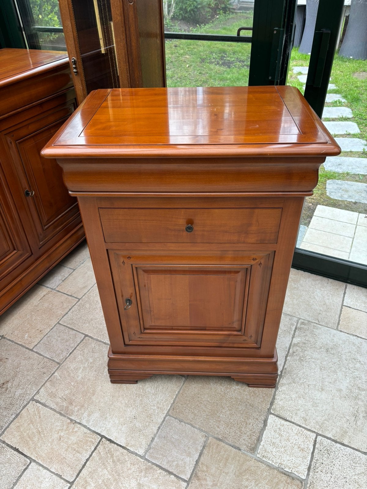 Kastje kersenhout, Ophalen, Zo goed als nieuw, Kersenhout, Met lade(s)