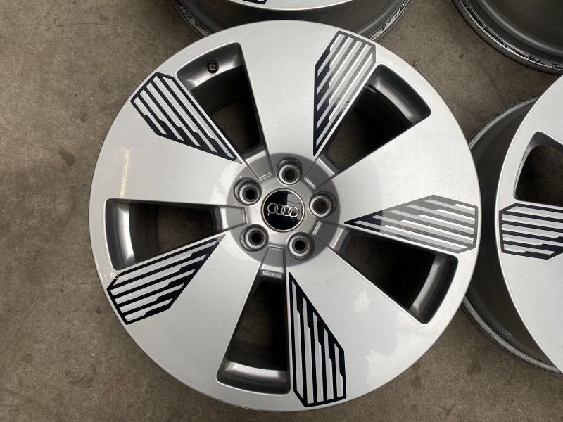 19 inch originele velg Audi E-Tron 4KE601025Q, Auto-onderdelen, 19 inch, Gebruikt, -, -