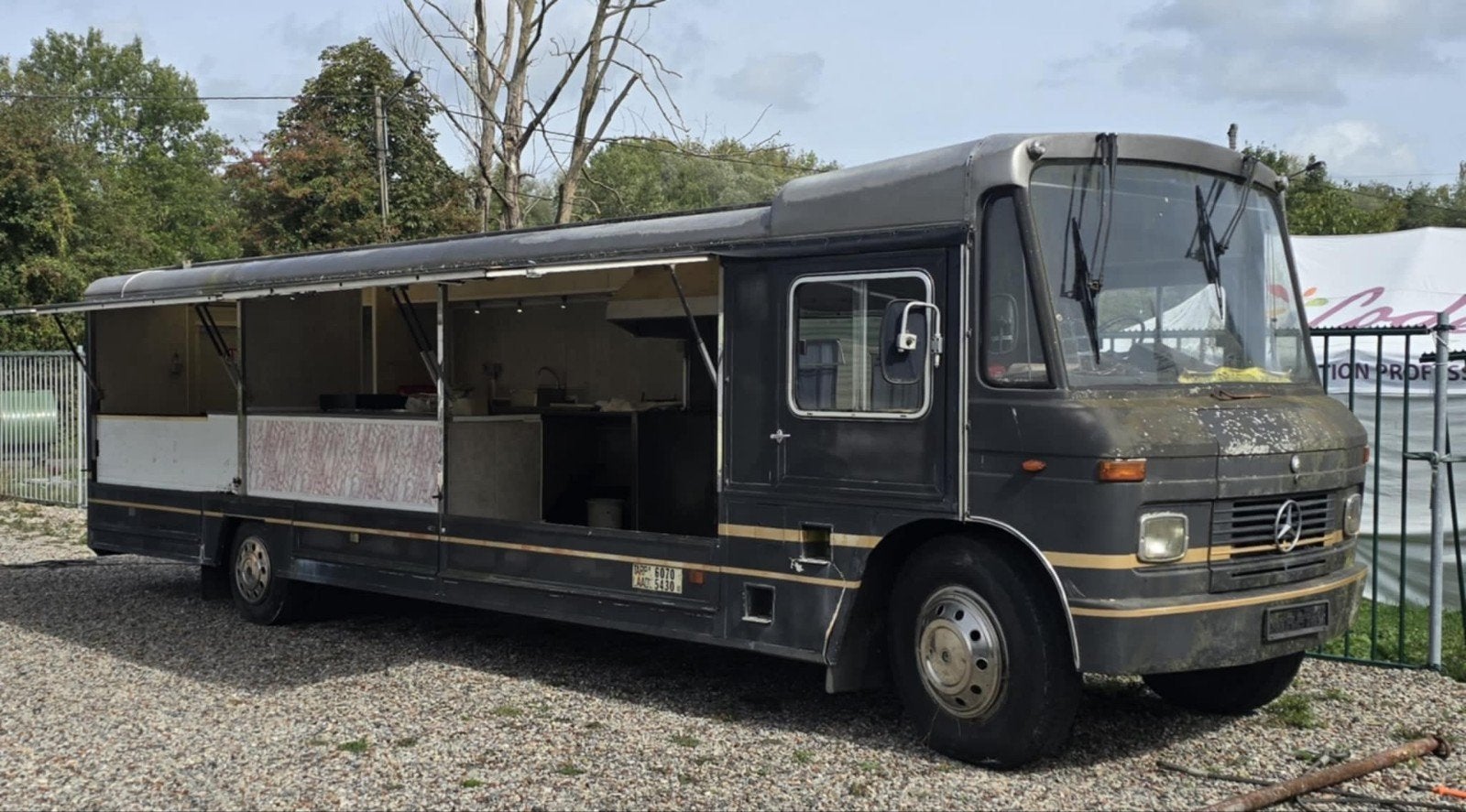 Food truck Mercedes T2 année 1987