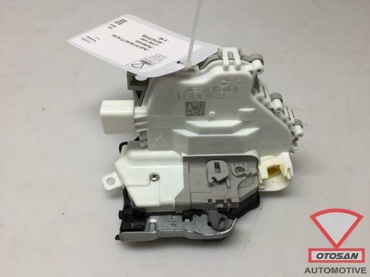 audi a1 a3 a4 a5 tt serrure de porte gauche avant 8x1837015b, AUDI AG, Auto-Union-Strasse 1
85045  Ingolstadt, DE, Audi, Utilisé