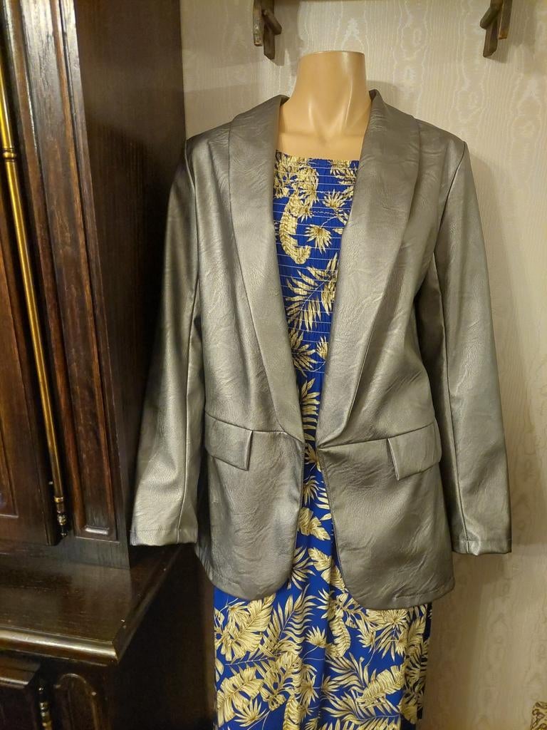Blazer en  simili cuir argente nouvelle 13 Euros, Enlèvement