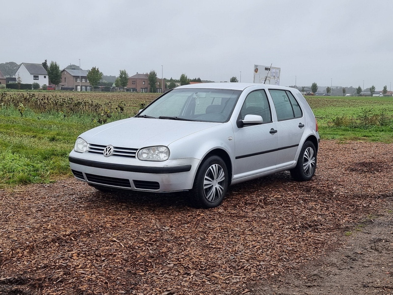 Golf 4 Benzine Gekeurd voor 2 jaar met roze formulier, Auto's, Voorwielaandrijving, Zwart, 4 cilinders, Leder