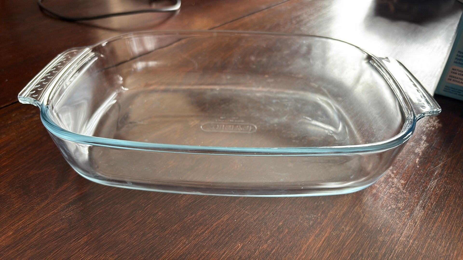 Pyrex ovenschaal, Ophalen