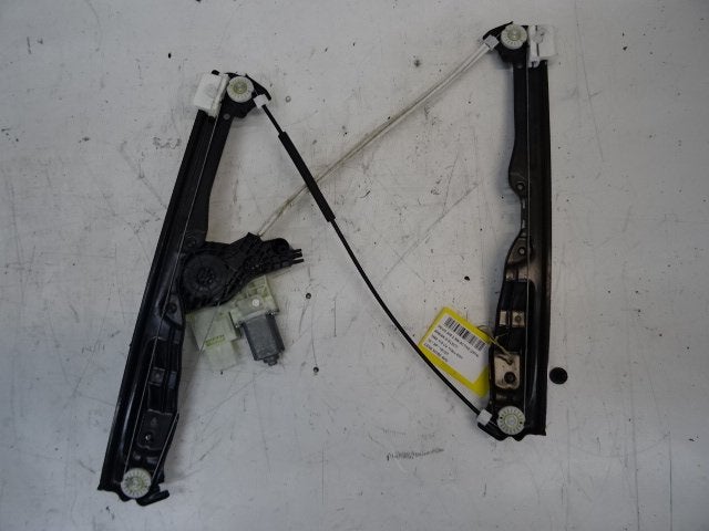 VITRE MECANISME AVANT GAUCHE Peugeot (2115122424), Utilisé, Peugeot