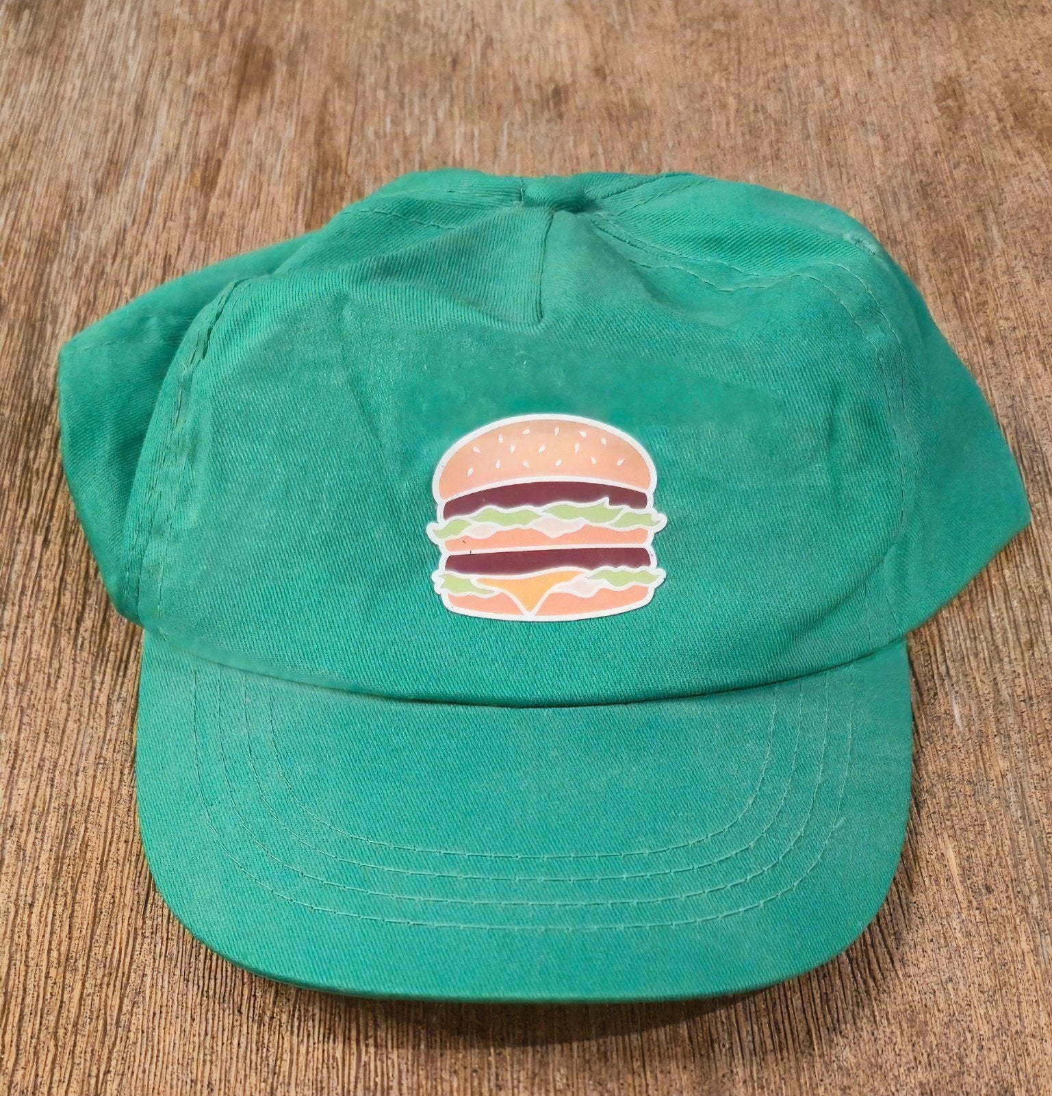 Bonnet vert à imprimé hamburger, Neuf, Mcdonalds, Enlèvement ou Envoi, One size fits all