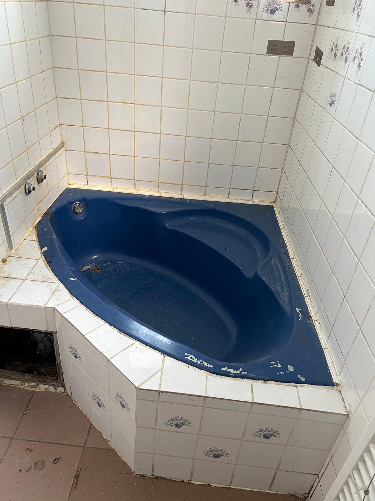 Hoekbad, Huis en Inrichting, Badkamer | Complete badkamers, Ophalen, Gebruikt, Met bad