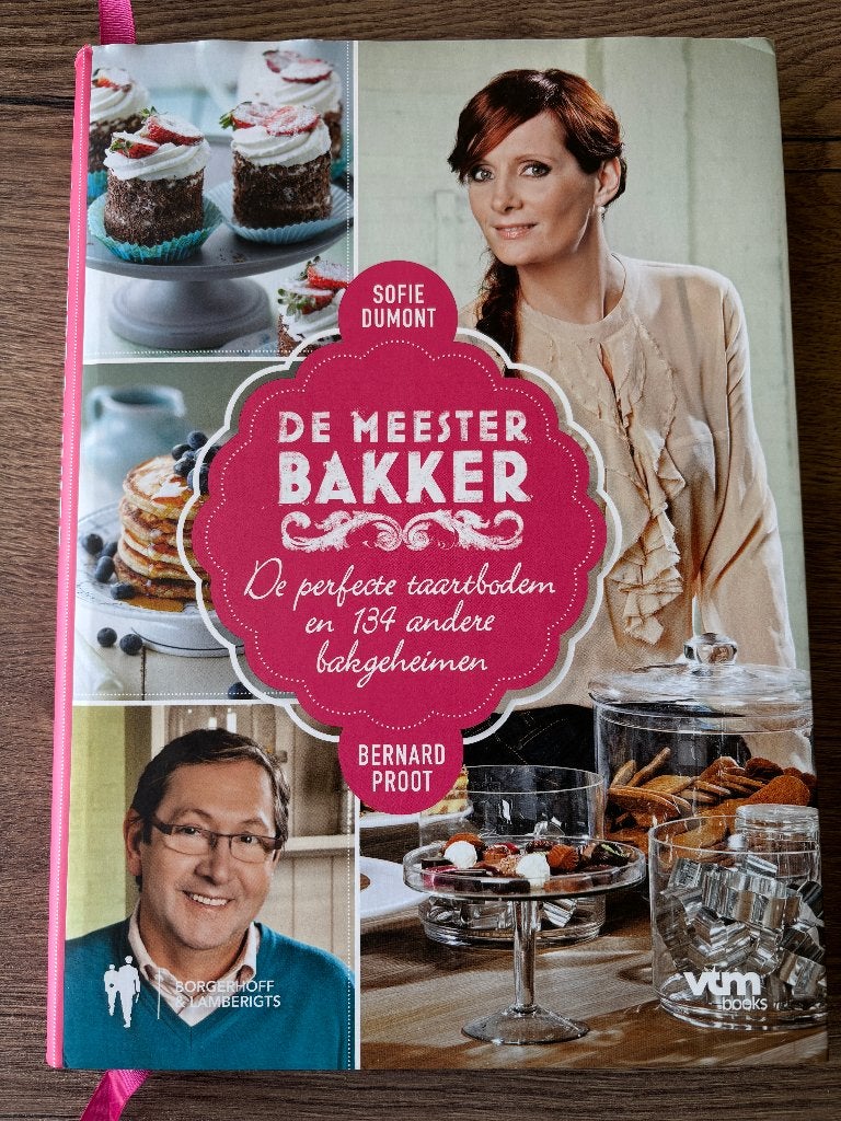 Sofie Dumont - de meesterbakker, Ophalen of Verzenden, Zo goed als nieuw, Sofie Dumont, Taart, Gebak en Desserts