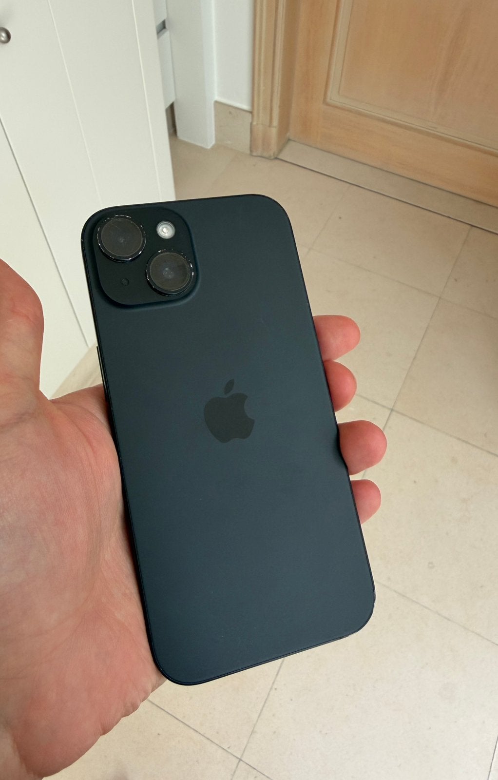 iPhone 15 - 128 Go (étui et protecteur d'écran inclus), Enlèvement, Comme neuf, 128 GB, IPhone 15