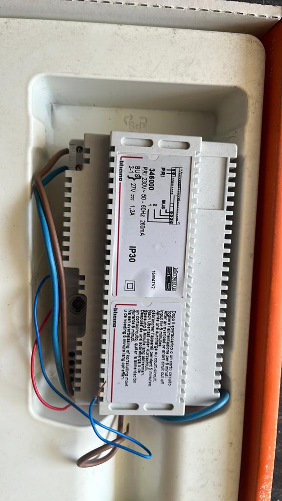 Legrand 346830 video-adapter voor video-intercom 2 draden, Ophalen, Zo goed als nieuw