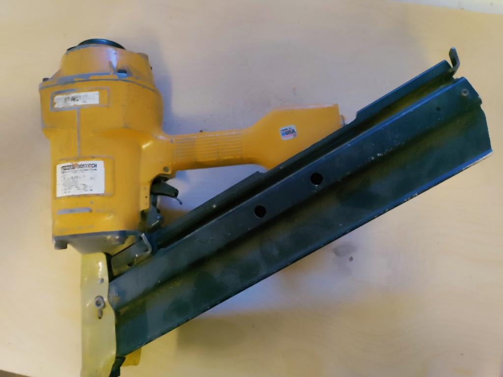 Bostitch Nagelmachine 10 cm, Ophalen