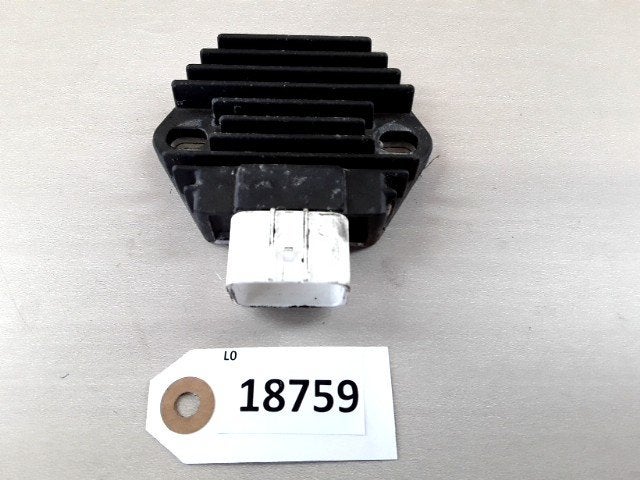 CBF250 2004 - 2012 Honda Spanningsregelaar D1-35353, Motoren