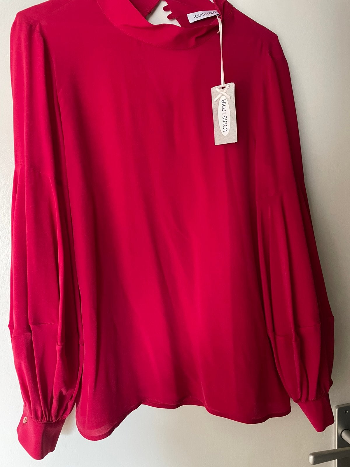 Nieuwe zijde blouse van louis and mia, Kleding | Dames, Ophalen of Verzenden, Nieuw, Maat 36 (S), Rood