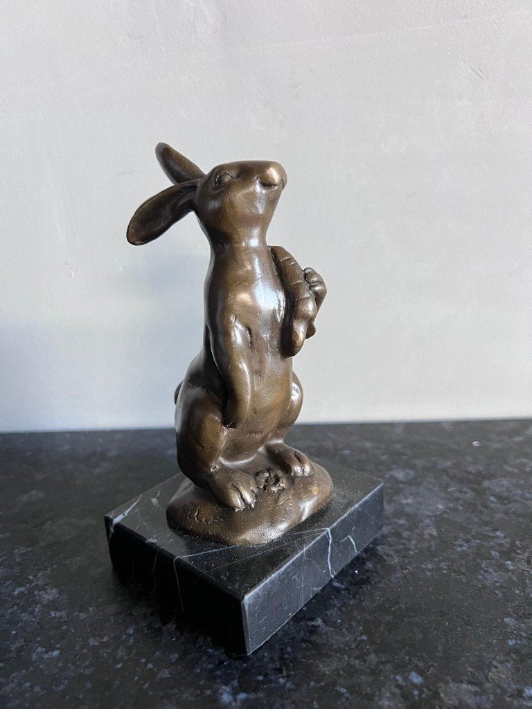 bronzen konijn met wortel, Verzenden, Brons