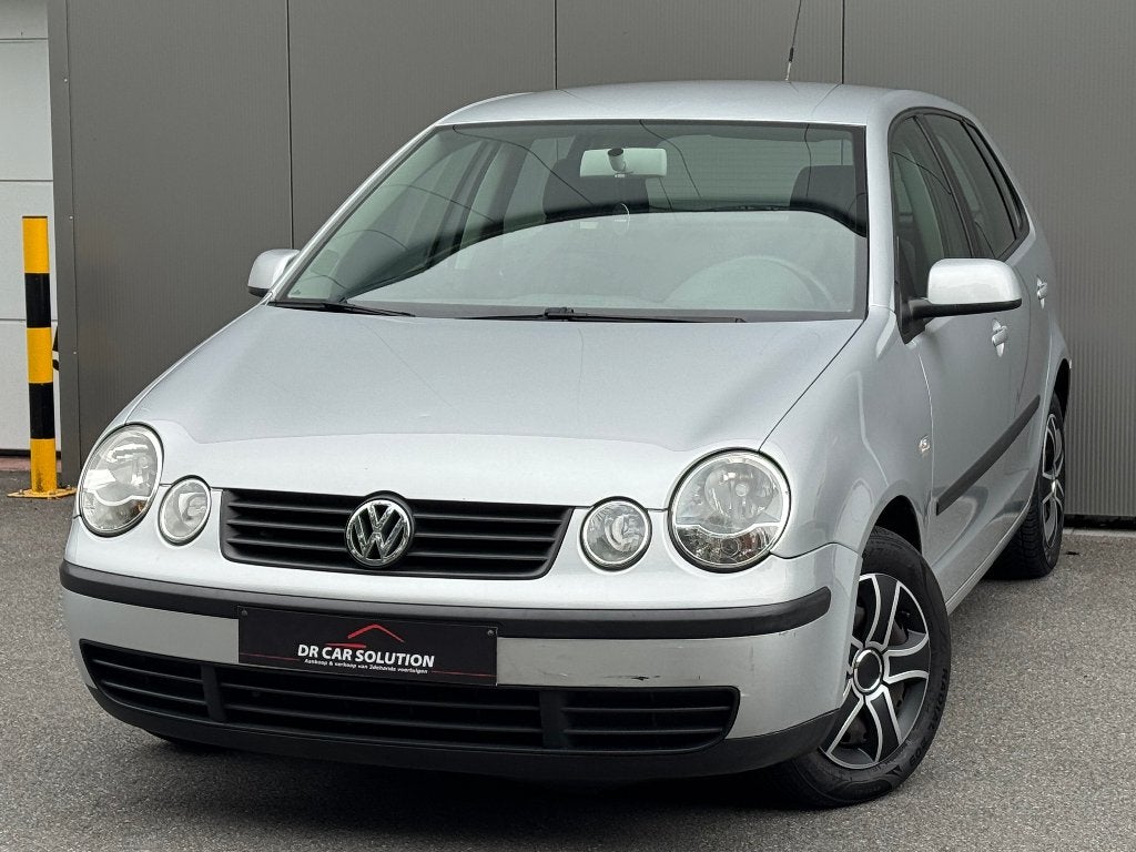Vw Polo 9N 1.4i automaat airco apple carplay camera 110Dkm, Autos, Volkswagen, Argent ou Gris, Achat, https://public.car-pass.be/vhr/28b70593-783e-4310-b42-a0a5c10fd47c