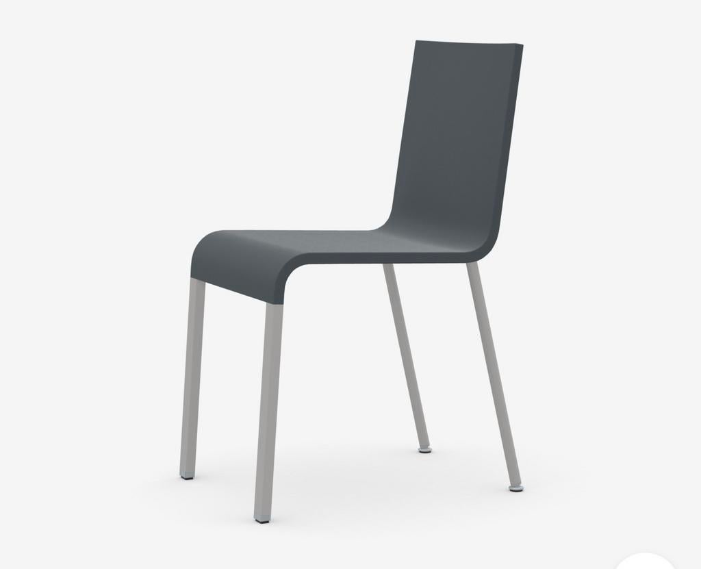 GEZOCHT 2 stoelen donkergrijs Vitra .03, Huis en Inrichting, Ophalen, Zo goed als nieuw