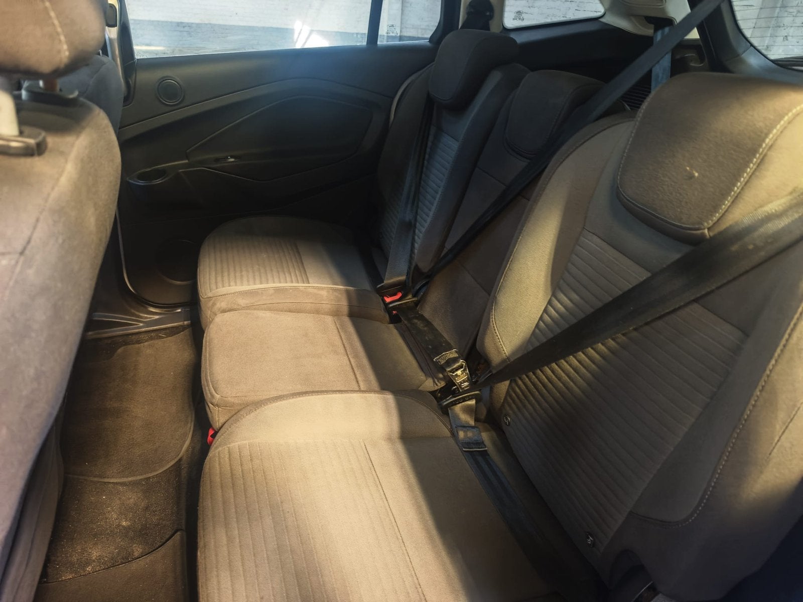 Ford grand c-max, Enlèvement