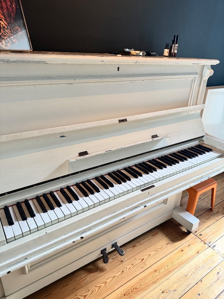 Witte buffetpiano, Muziek en Instrumenten, Piano's, Ophalen, Gebruikt, Wit, Piano