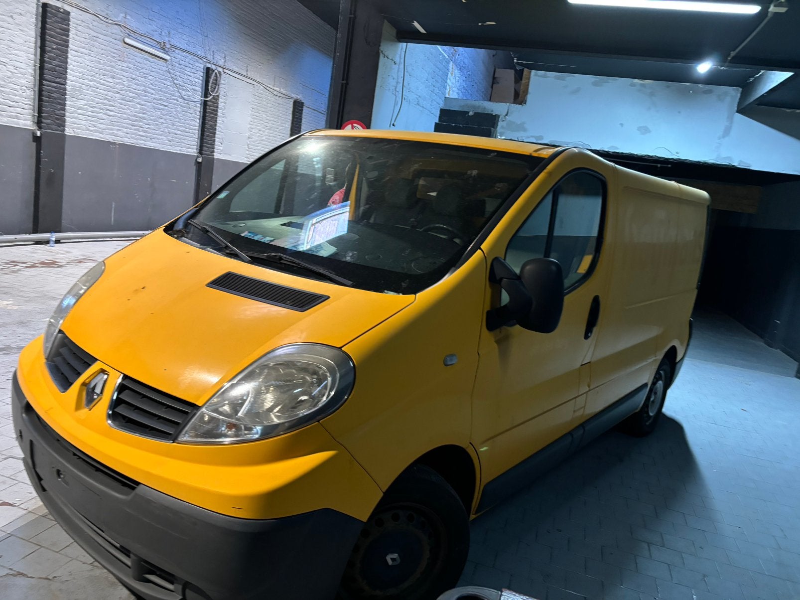 Renault Trafic 2L AIRCO 2008 3PL 250,000KM, Autos, Renault, Entreprise, Boîte manuelle, Autre carrosserie, 5 portes