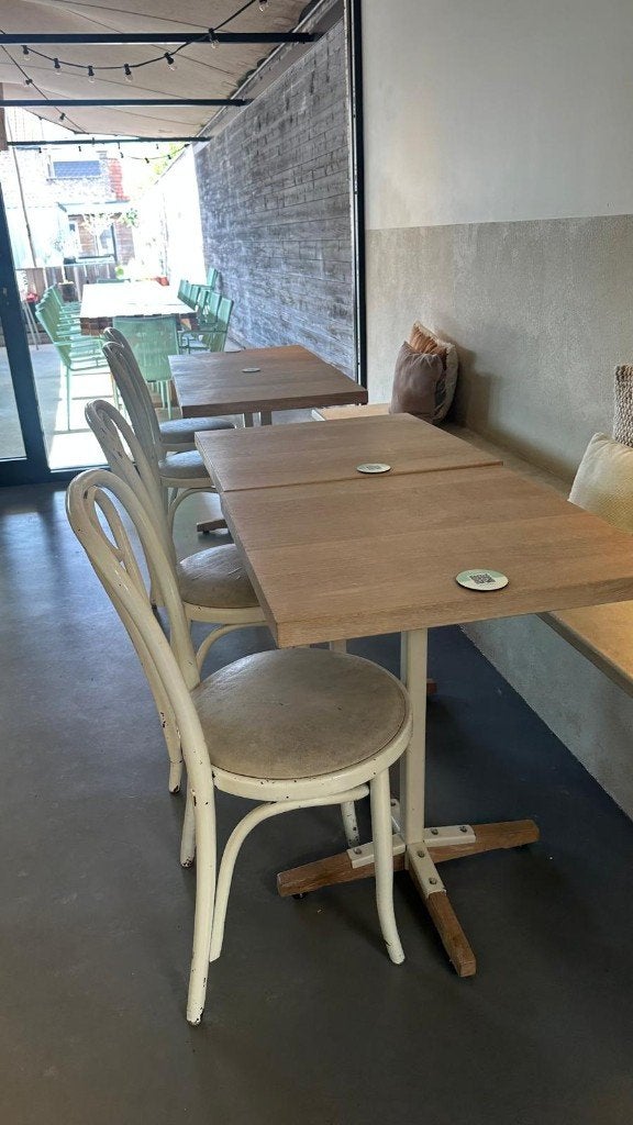 Eiken cafétafel met kruisvoet, horecakwaliteit, Ophalen, Gebruikt
