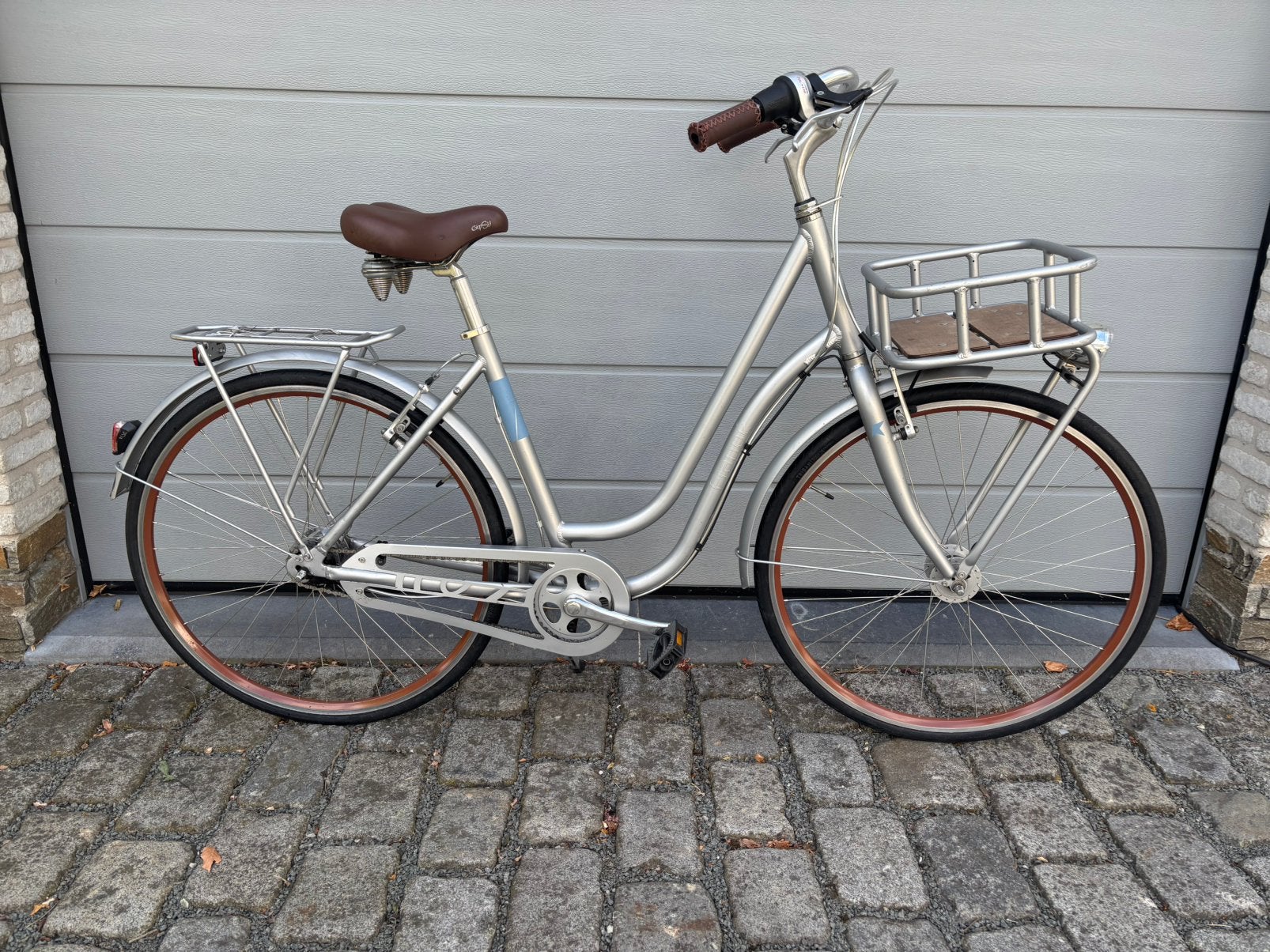 Damesfiets in hele goede staat, Ophalen, Zo goed als nieuw, Versnellingen