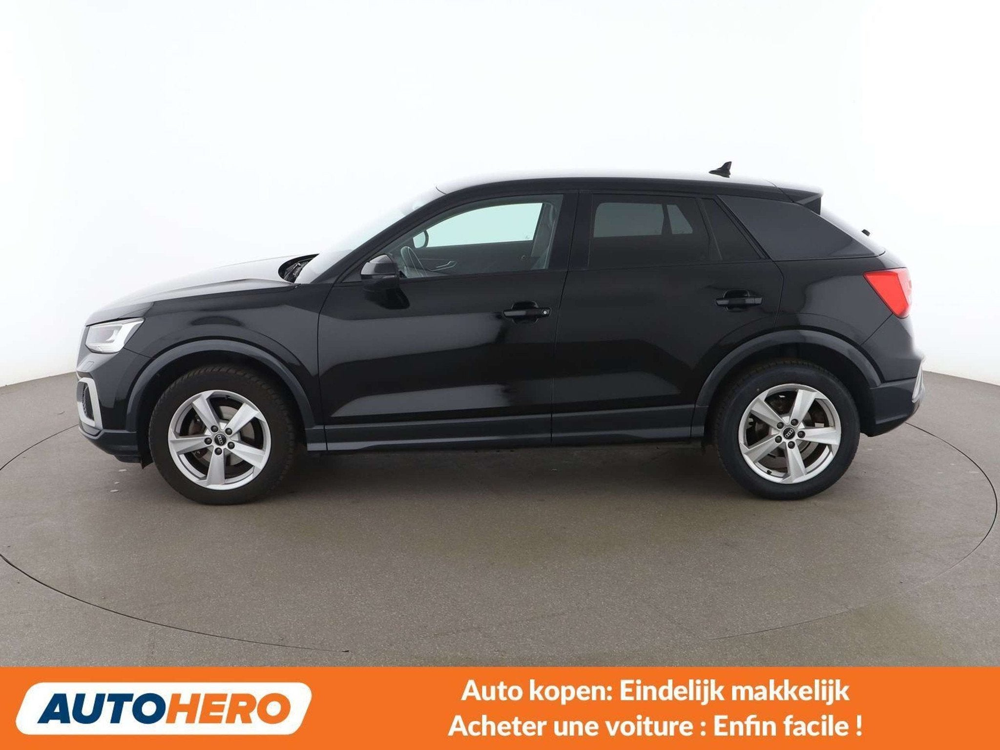 Audi Q2 30 TFSI advanced (année de construction 2020), Boîte manuelle, Noir, 5 portes, 5 places