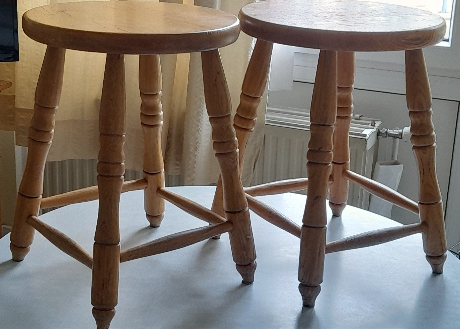 Lot de 2 tabourets en chêne, Enlèvement, Utilisé, Bois