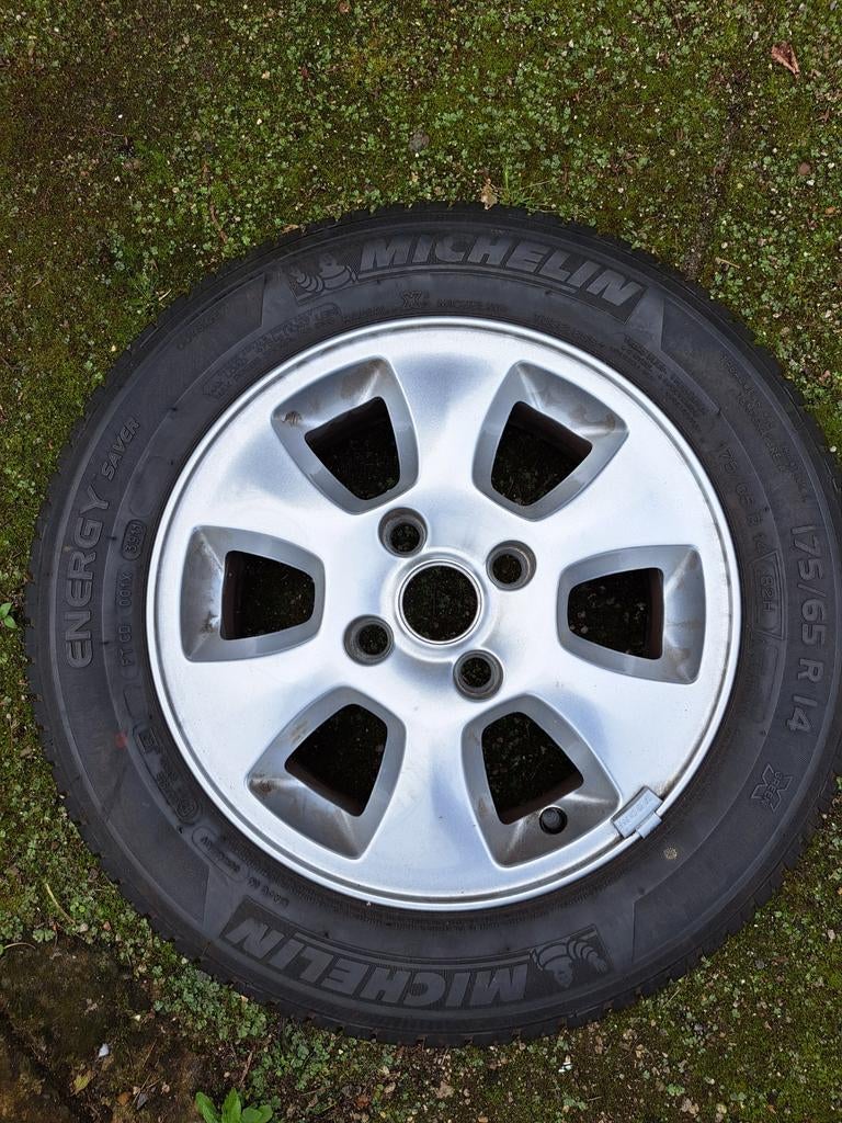 Nieuwe zomerbanden Michelin op velg 4 x108, Auto-onderdelen, Banden en Velgen, Ophalen, Zomerbanden