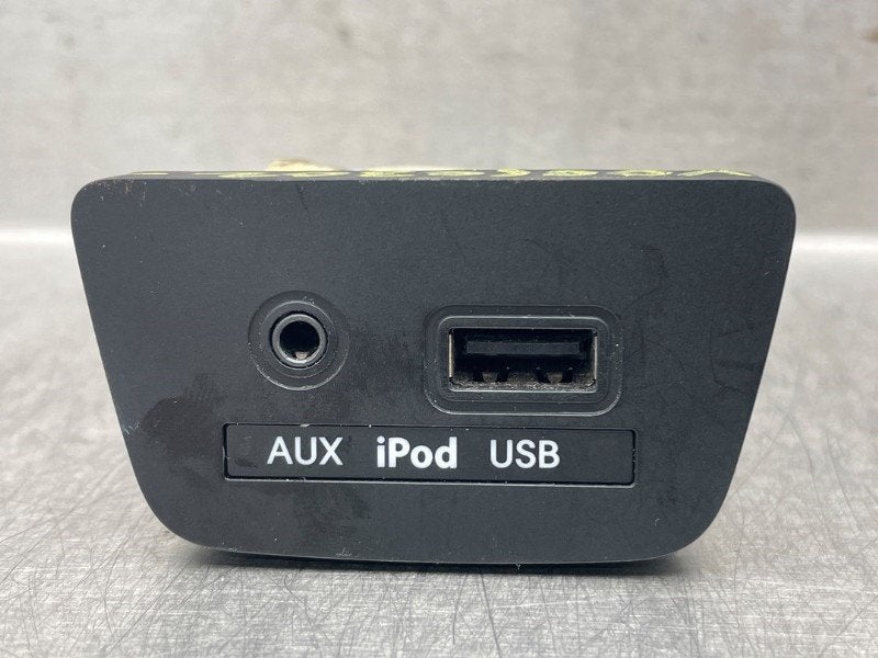 AUX/USB POORT Hyundai i30 (GDHB5) (|96120A5000|), Hyundai Motor Deutschland GmbH, Gebruikt, Kaiserleipromenade 5
63067  Offenbach am Main, DE