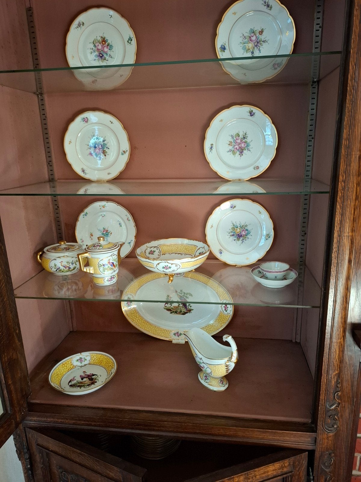 servies geschilderd, Ophalen