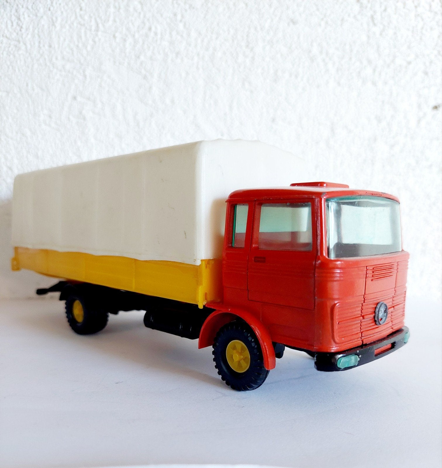 SABLON- Mercedes Benz LKW, Envoi