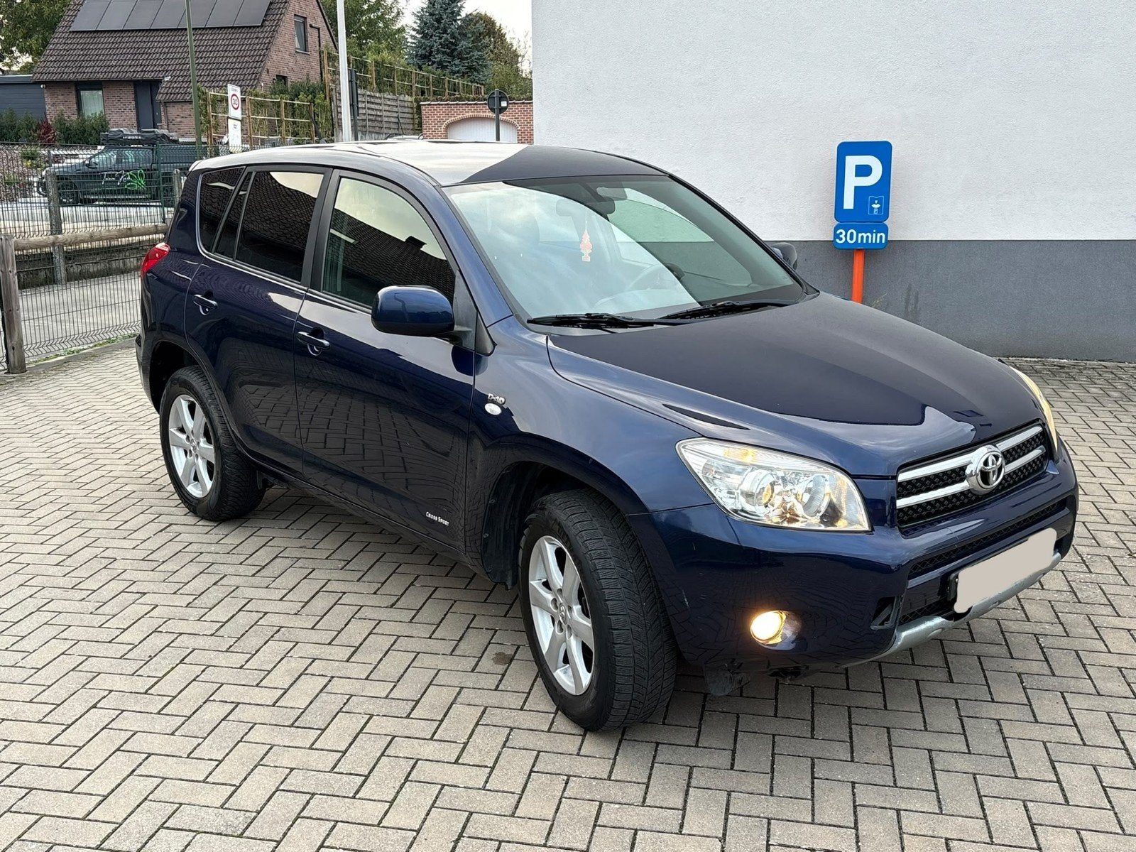 Toyota RAV4 2.2 D4D Crosssport 4x4, Auto's, Zwart, 4 cilinders, Blauw, Particulier
