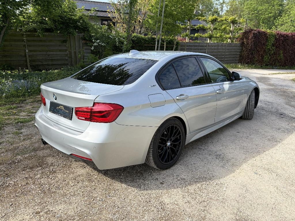 BMW 330e | Head Up Display | M-Sportpakket | Leder, Auto's, BMW, Automaat, Achterwielaandrijving, 4 cilinders, Leder