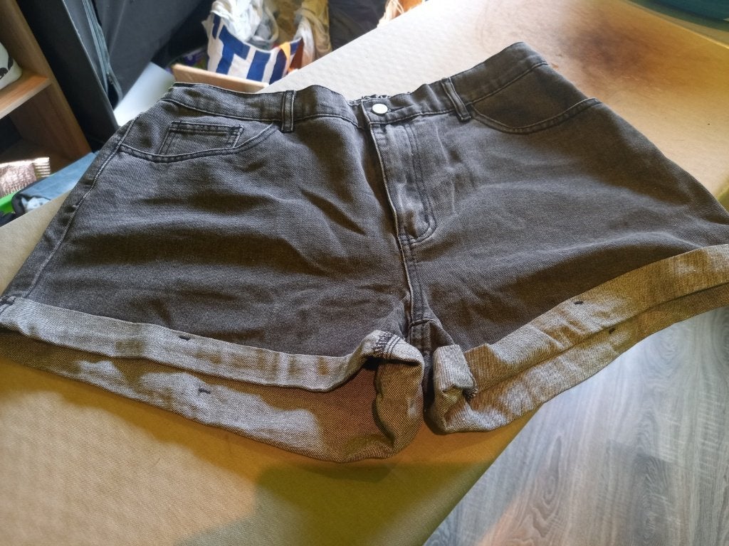 zwart grijze short, Kleding | Dames, Broeken en Pantalons, Kort, Zwart, Maat 46/48 (XL) of groter, Nieuw