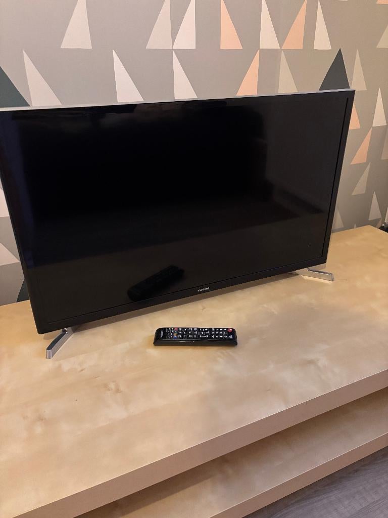 Téléviseur Samsung, LED, 50 Hz, HD Ready (720p), 80 à 100 cm