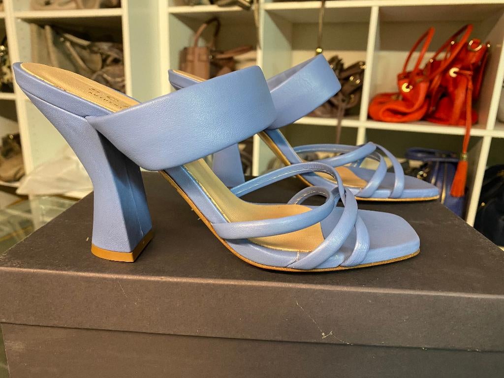Mocassins à talons hauts bleu clair SCAPA - 39, Vêtements | Femmes, Chaussures, Neuf, Scapa, Enlèvement ou Envoi, Bleu