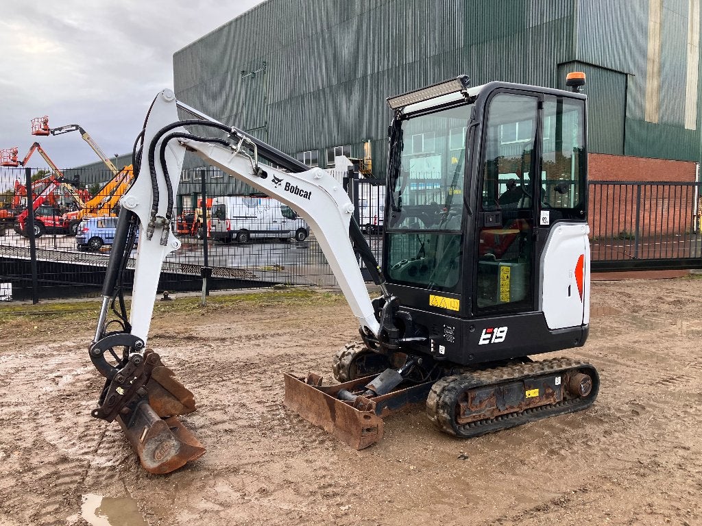 Bobcat E19, Articles professionnels, Enlèvement, Excavatrice