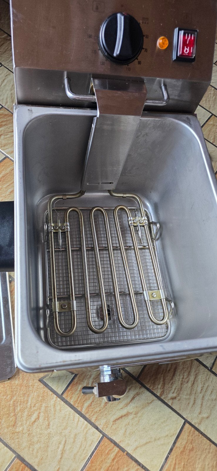 Friteuse professionnel, 4 litres ou plus, Enlèvement, Neuf, Pan intérieur amovible
