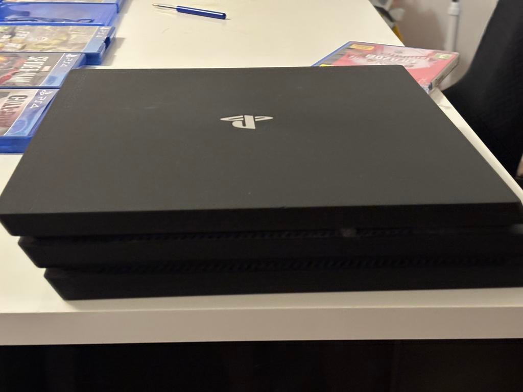 Playstation  4 pro 1TB met beste 15 games en Ps VR BRIL., Met games, Ophalen of Verzenden, Zo goed als nieuw, 1 TB