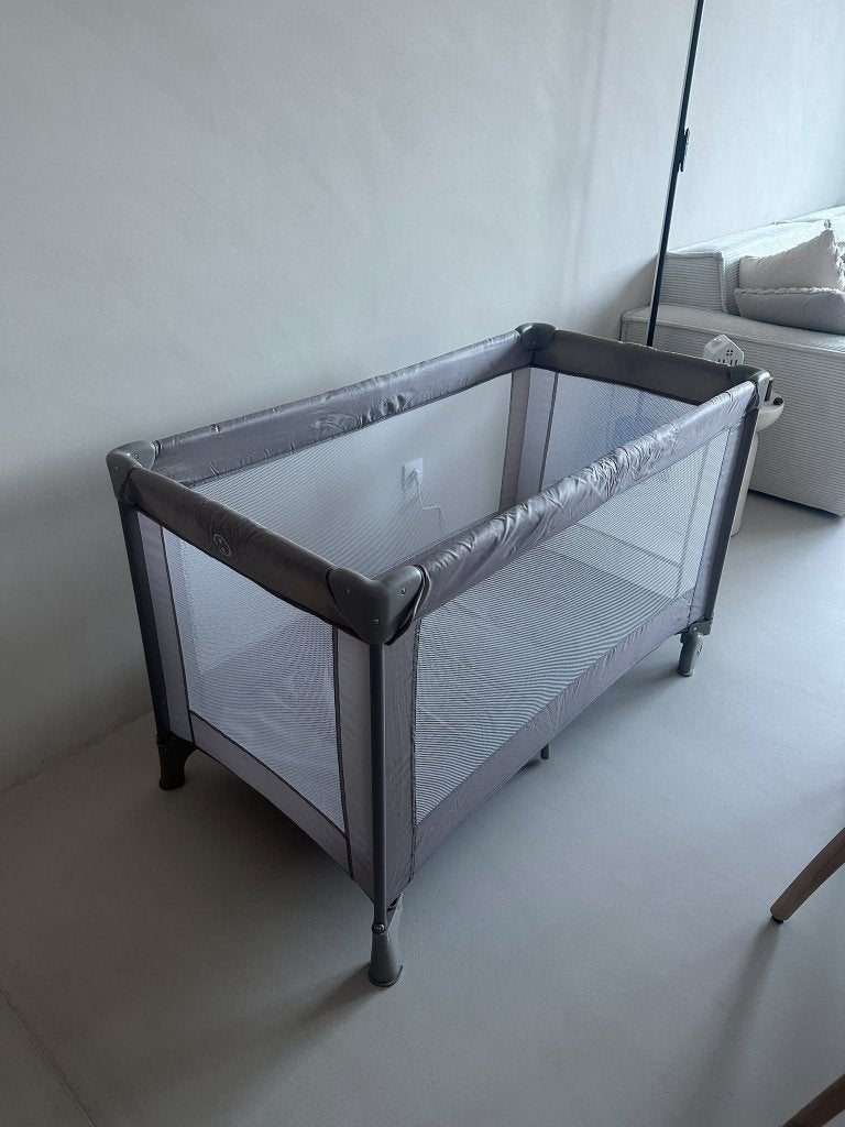 Reisbedje Dreambee + Träumeland matras + opbergtassen, Ophalen, Zo goed als nieuw, Reisbedje