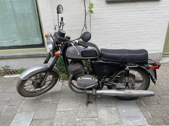 JAWA 350cc met gelijkvormigheidsattest + extra onderdelen, Motoren, 2 cilinders, Gebruikt, Overig, Handgeschakeld