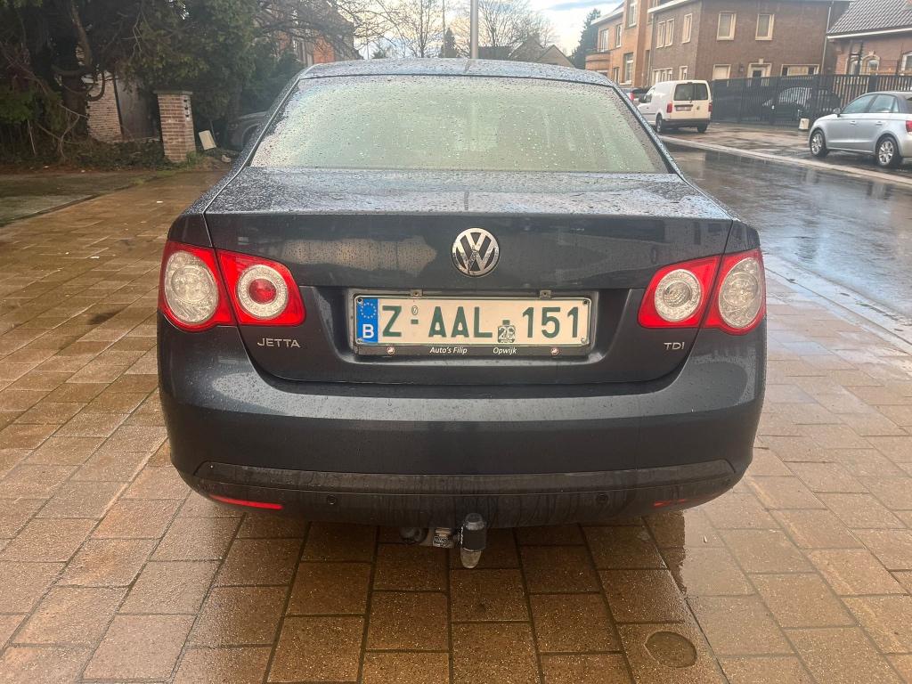 Volkswagen Jetta Jetta 1.9 TDi Comfortline DPF DSG, Autos, Argent ou Gris, https://public.car-pass.be/vhr/5be5fd64-7c8a-4c71-86a0-ccf3781e1e73